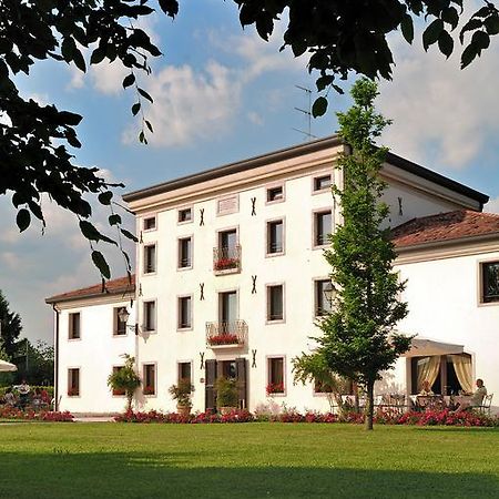Hotel Villa Dei Carpini Oderzo Exterior foto